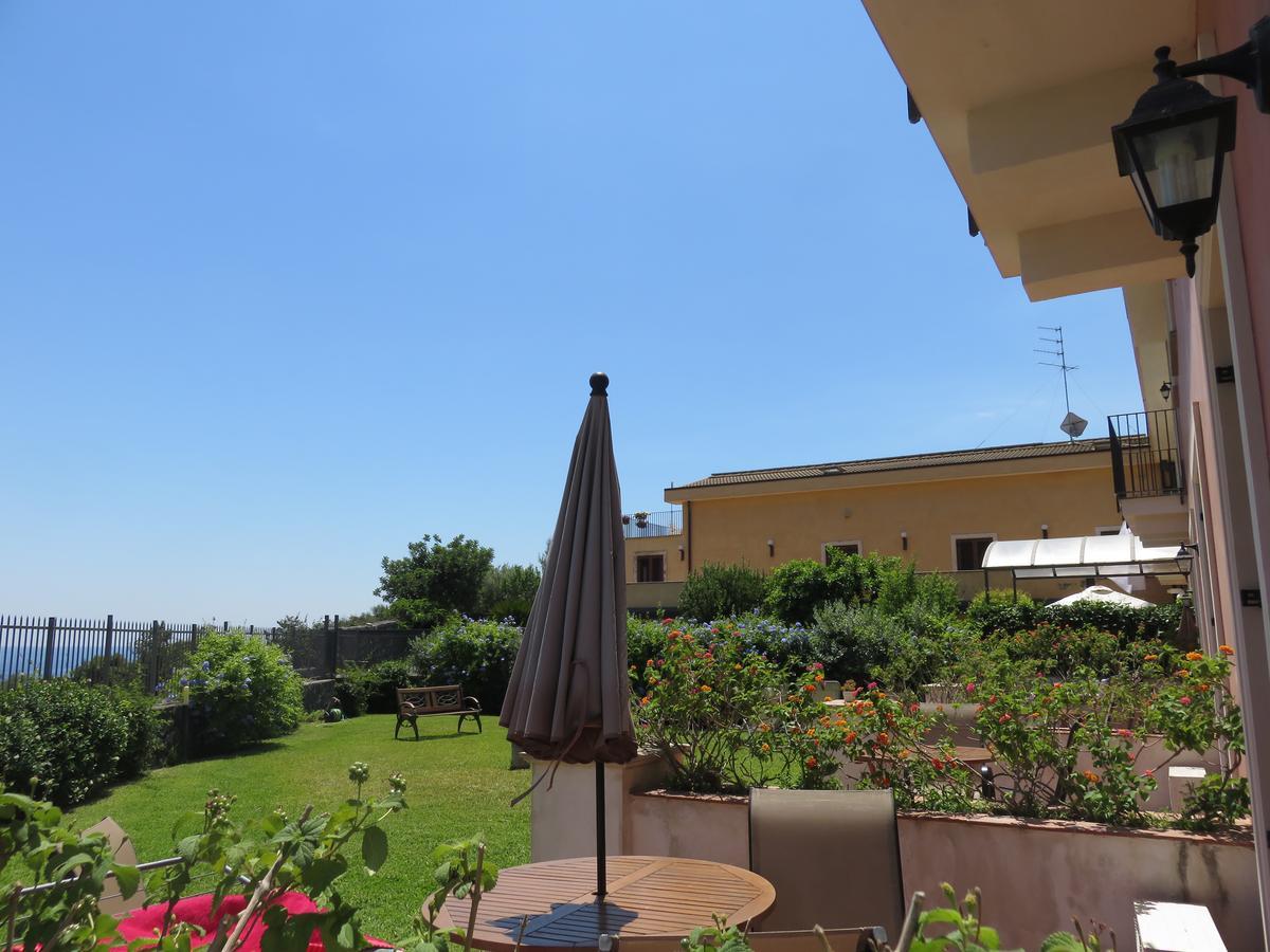 Case Vacanze Residence Trinacria Acireale Exteriör bild
